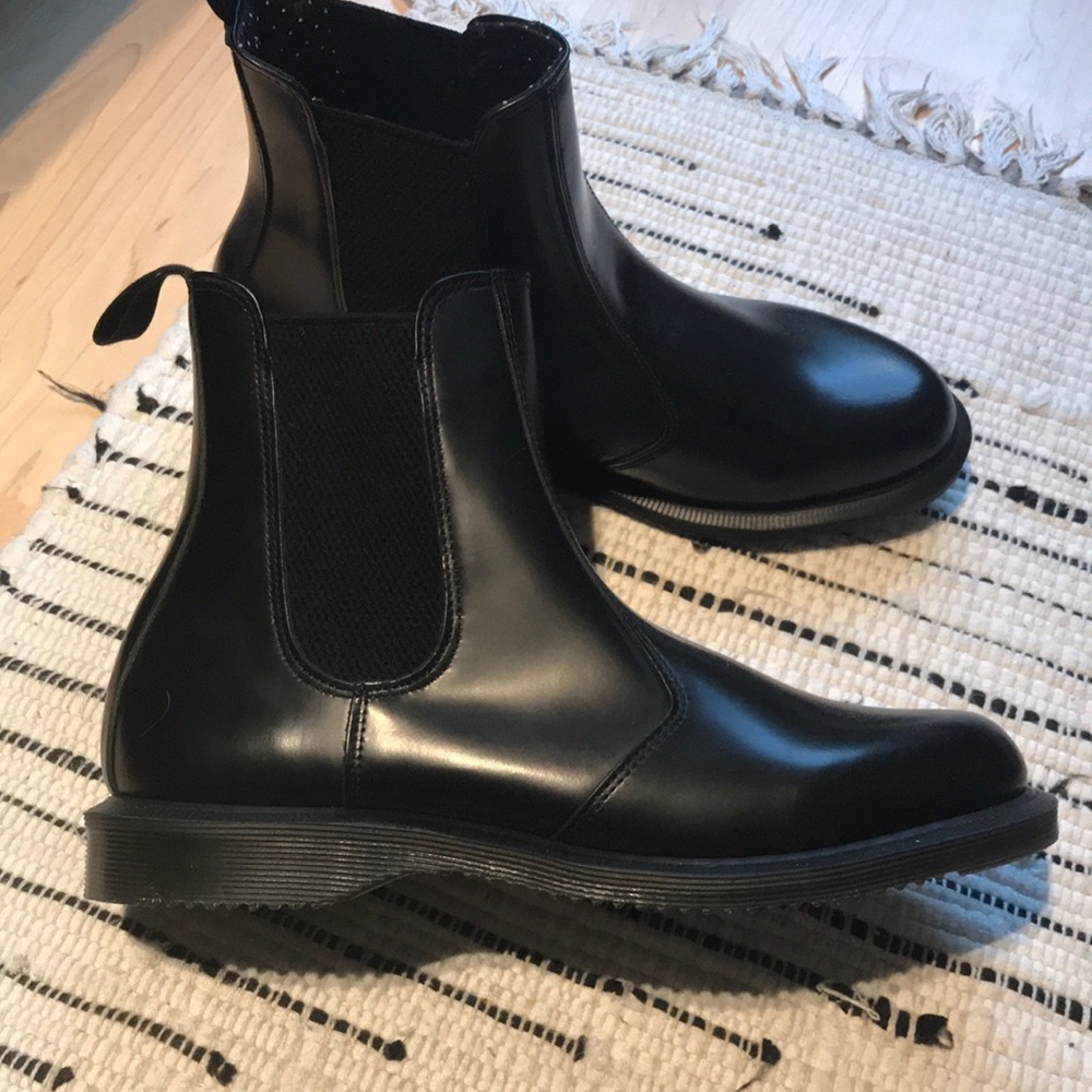 Dr. Martens Flora Chelsea Boot Size 8